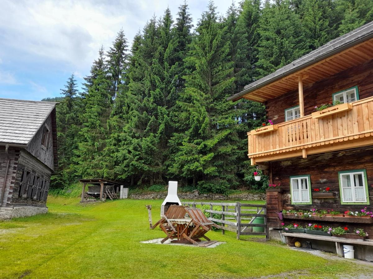 Appartement Schlosserhaus Turrach Turracher Höhe Buitenkant foto